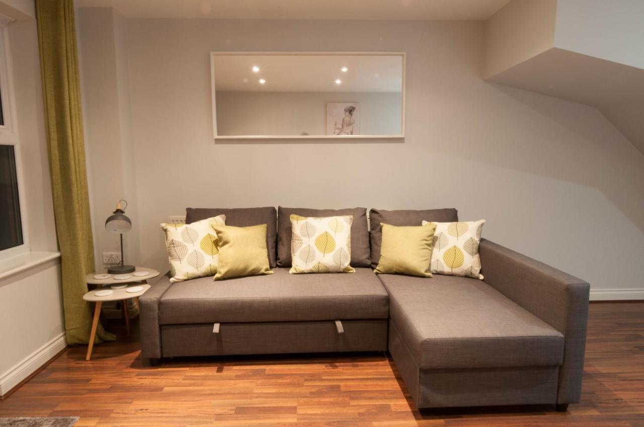 Atlas House - Ideal For Contractors Or County Fans